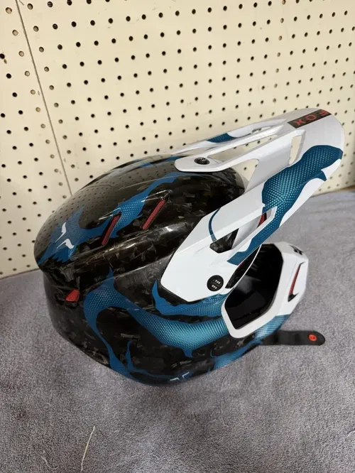 FOX V3RS Helmet “ Withered “  Size Large