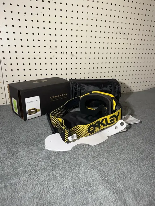 Oakley Airbrake Mx Moto B1b Goggle Yellow