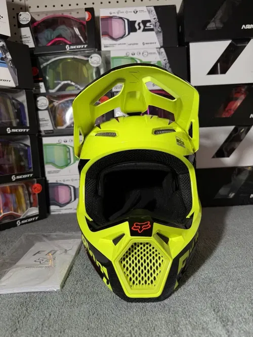 Fox Racing V1 Statk Youth Medium MX Offroad Helmet Red/Yellow