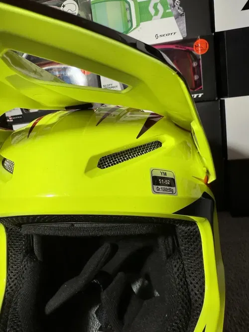Fox Racing V1 Statk Youth Medium MX Offroad Helmet Red/Yellow