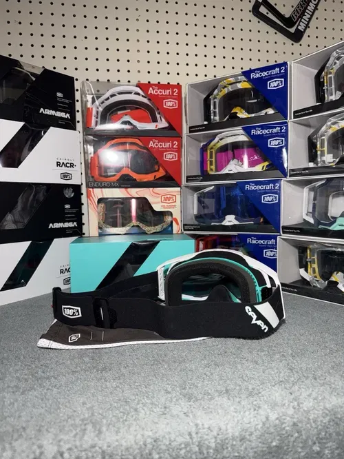 Seven 100% Armega Goggles - Synergy - White/Black