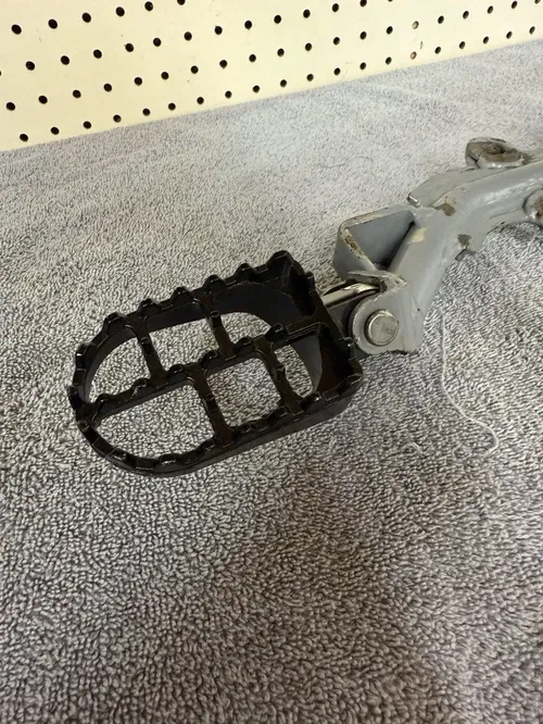 KLX 110 / DRZ 110 OEM Peg Bar With Oversized Pegs