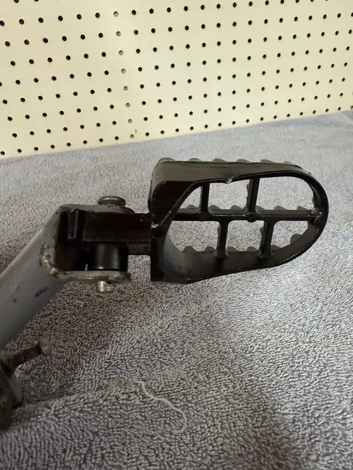 KLX 110 / DRZ 110 OEM Peg Bar With Oversized Pegs