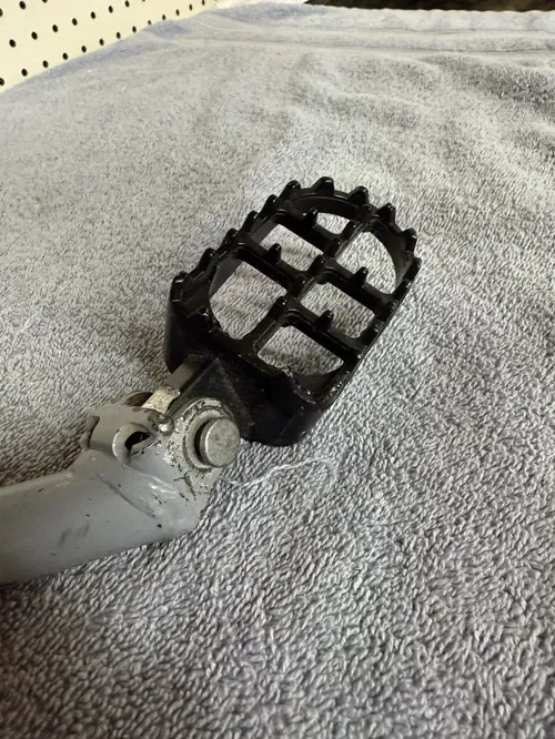KLX 110 / DRZ 110 OEM Peg Bar With Oversized Pegs