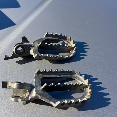 Raptor Titanium Foot Pegs For Kx