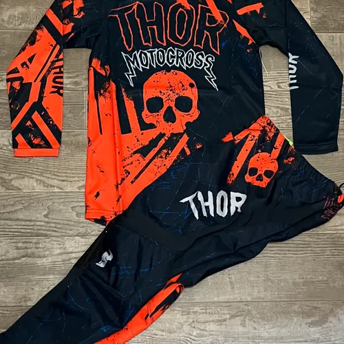 SALE! Thor Youth Sector Gnar Combo - Midnight/Orange