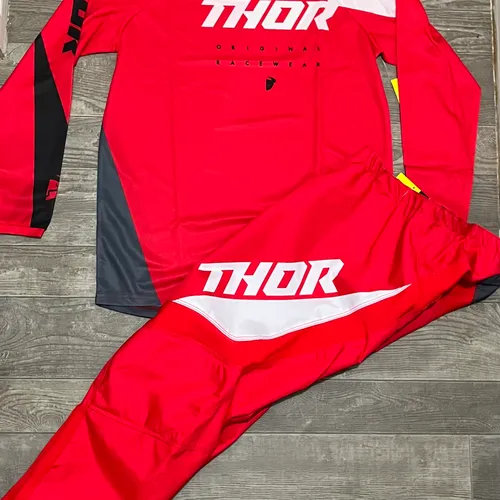 Thor Sector Edge Gear Combo - Red/White