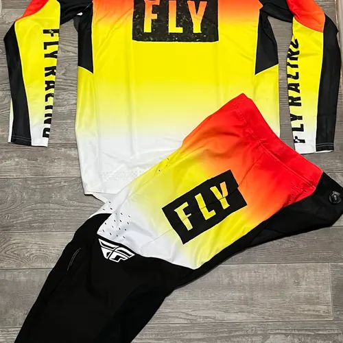 Fly Racing Evolution DST LE Primary Combo - Red - Large/34