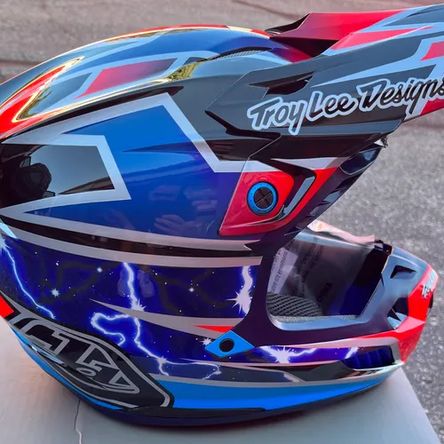 BRAND NEW! Troy Lee Designs SE5 Composite Lightning Helmet