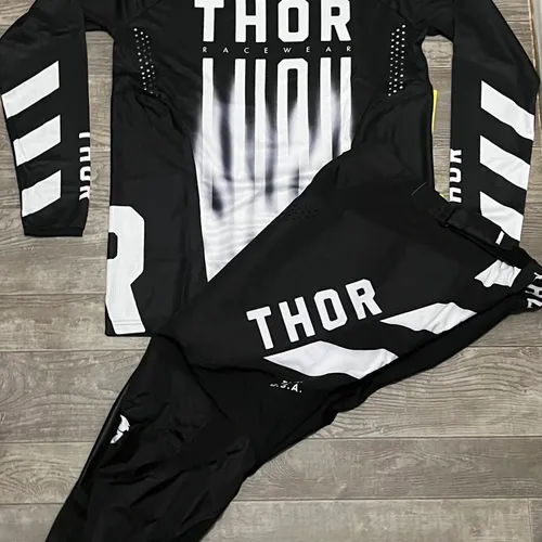 Thor Pulse Vapor Gear Combo - Black/White