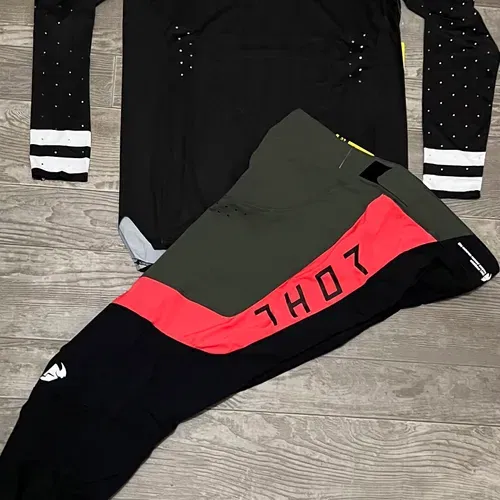 Thor Prime Status Gear Combo - Black/Camo - Medium / 28