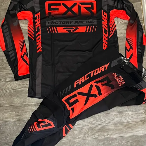 2023 FXR Clutch Pro Gear Combo - Black/Red/Charcoal