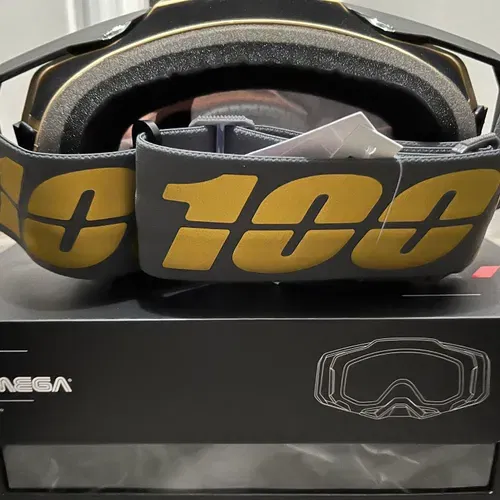 3 - 100% Armega Goggles