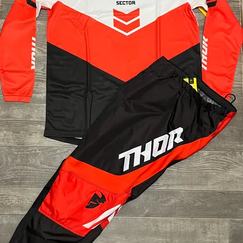 Thor Sector Chev Gear Combo - Black/Orange - Large / 34