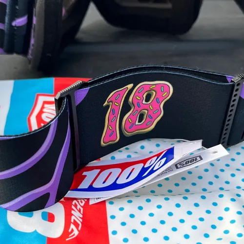 100% Jett Lawrence Donut Goggles - Black/Purple