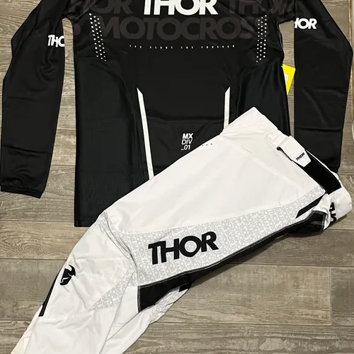 Thor Pulse Mono Gear Combo - Black/White
