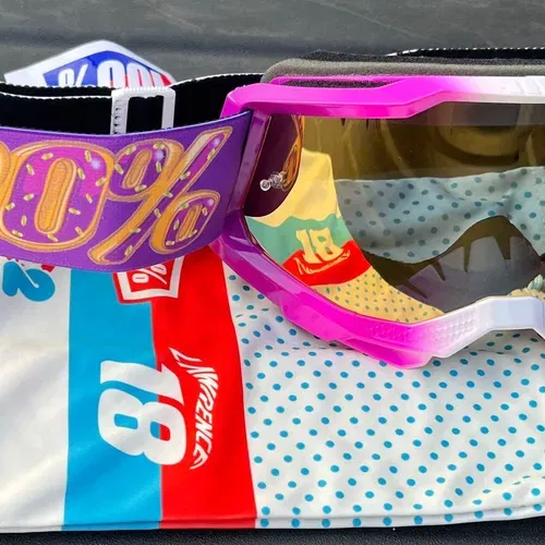 100% Jett Lawrence Donut Goggles - Purple/Pink/Gold