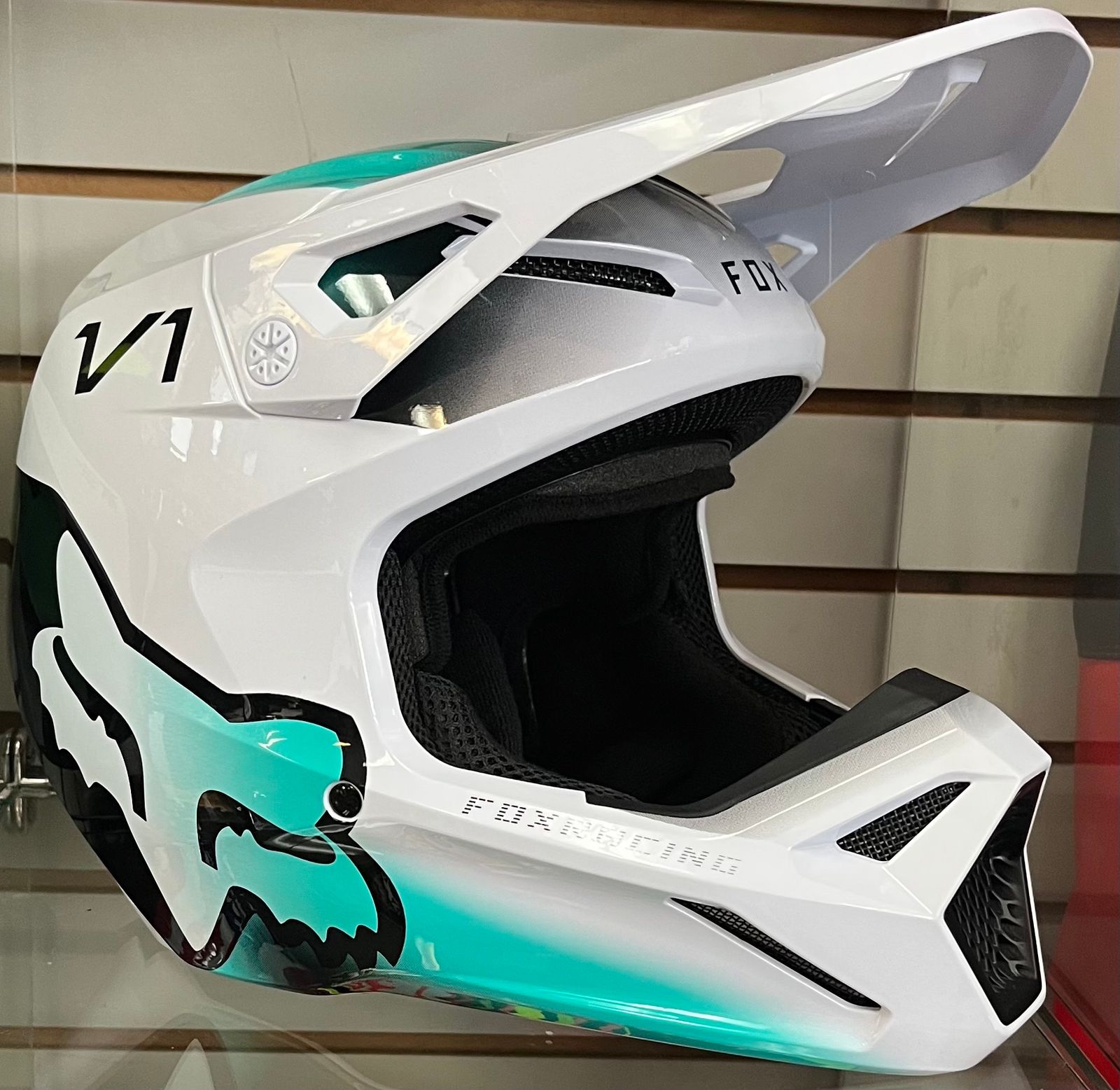 Fox v1 helmet top medium