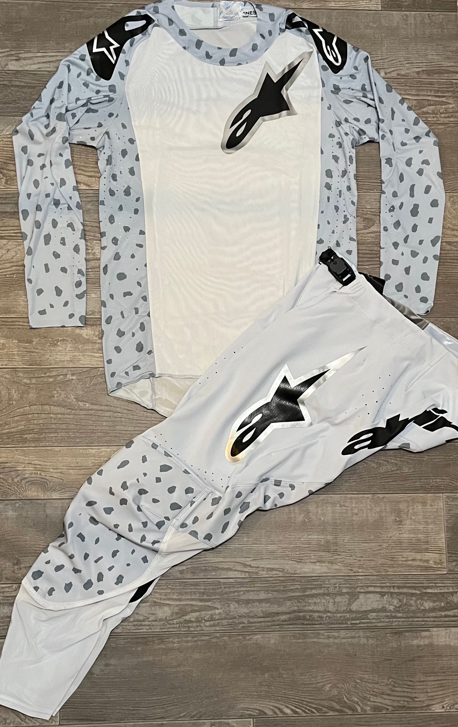 Alpinestars supertech cheap m1