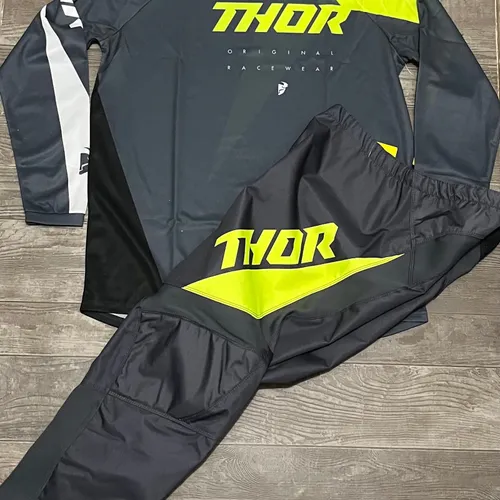 SALE! Thor Sector Edge Gear Combo - Charcoal/Acid - Large / 34