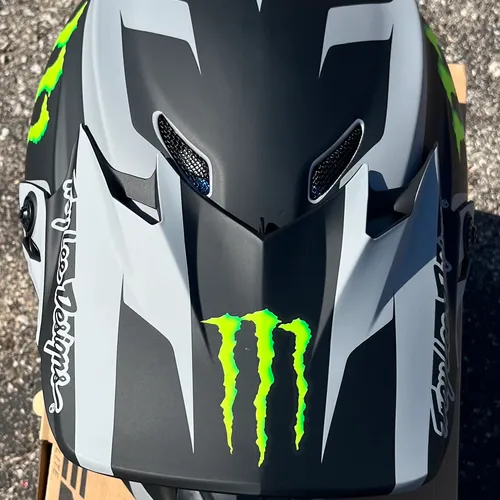 Troy Lee Designs SE4 Helmet - Monster Riser / Medium