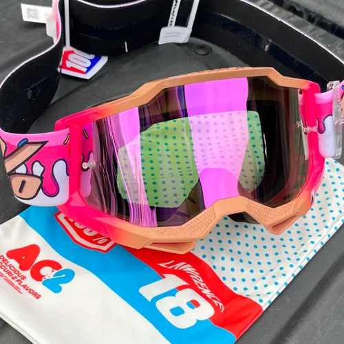 100% Jett Lawrence Accuri 2 Donut Goggles - Pink Mirror Lens
