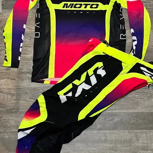 2023.5 FXR Revo Pro LE Gear Set - Interstellar - Medium / 32