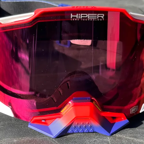 100% Armega Factory Goggles w/ Hiper Red Lens
