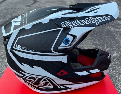 Troy Lee Designs SE5 Carbon Helmet - Black/White / Medium