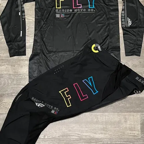 Fly Racing Lite SE Avenge Gear Combo - Black/Sunset - Medium / 32