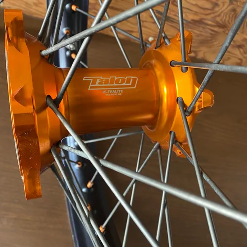 Talon Ultralight Orange Wheel Set 19" 21"