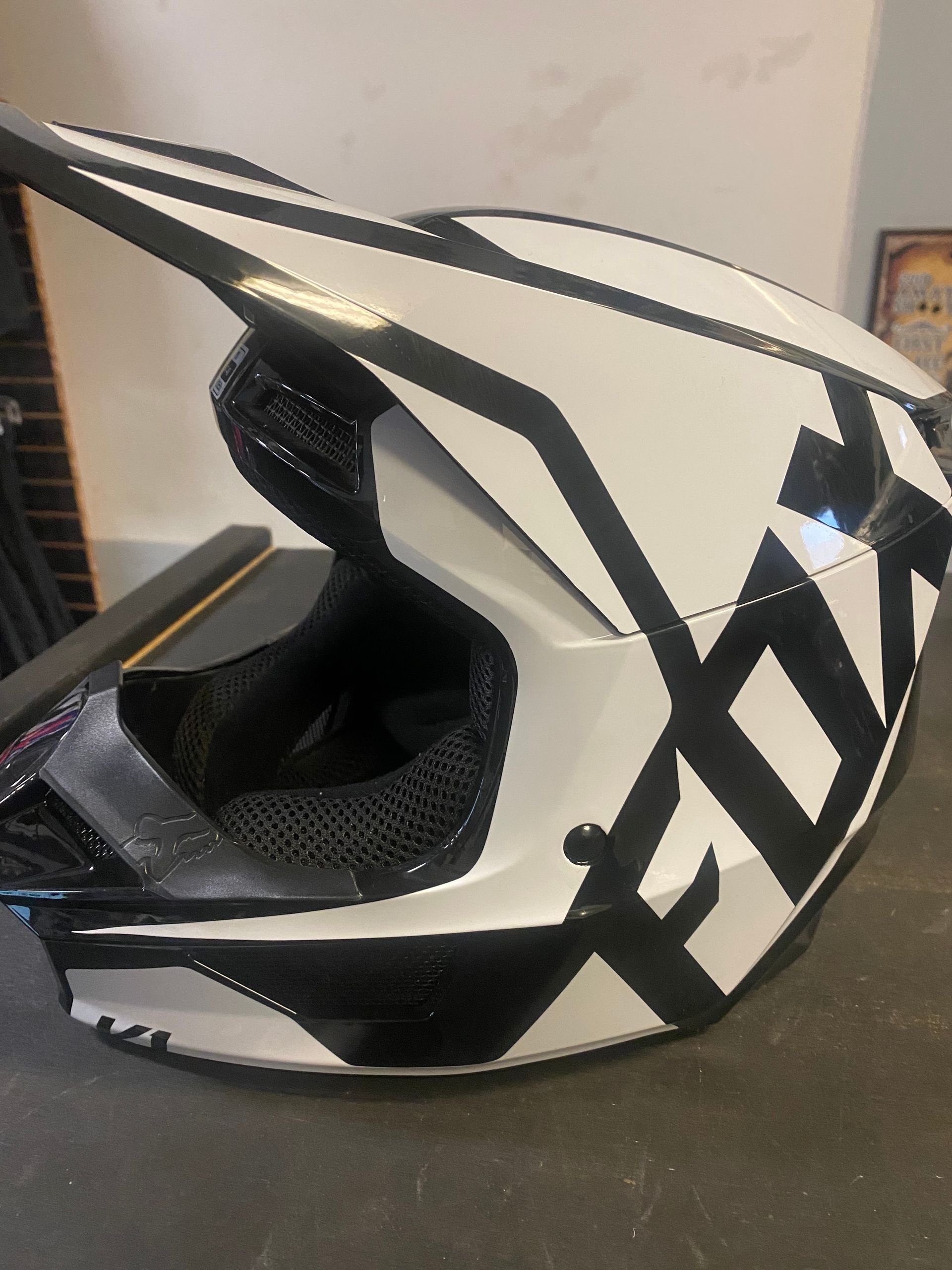 Fox Helmet V1 Prix Black/White Youth Medium