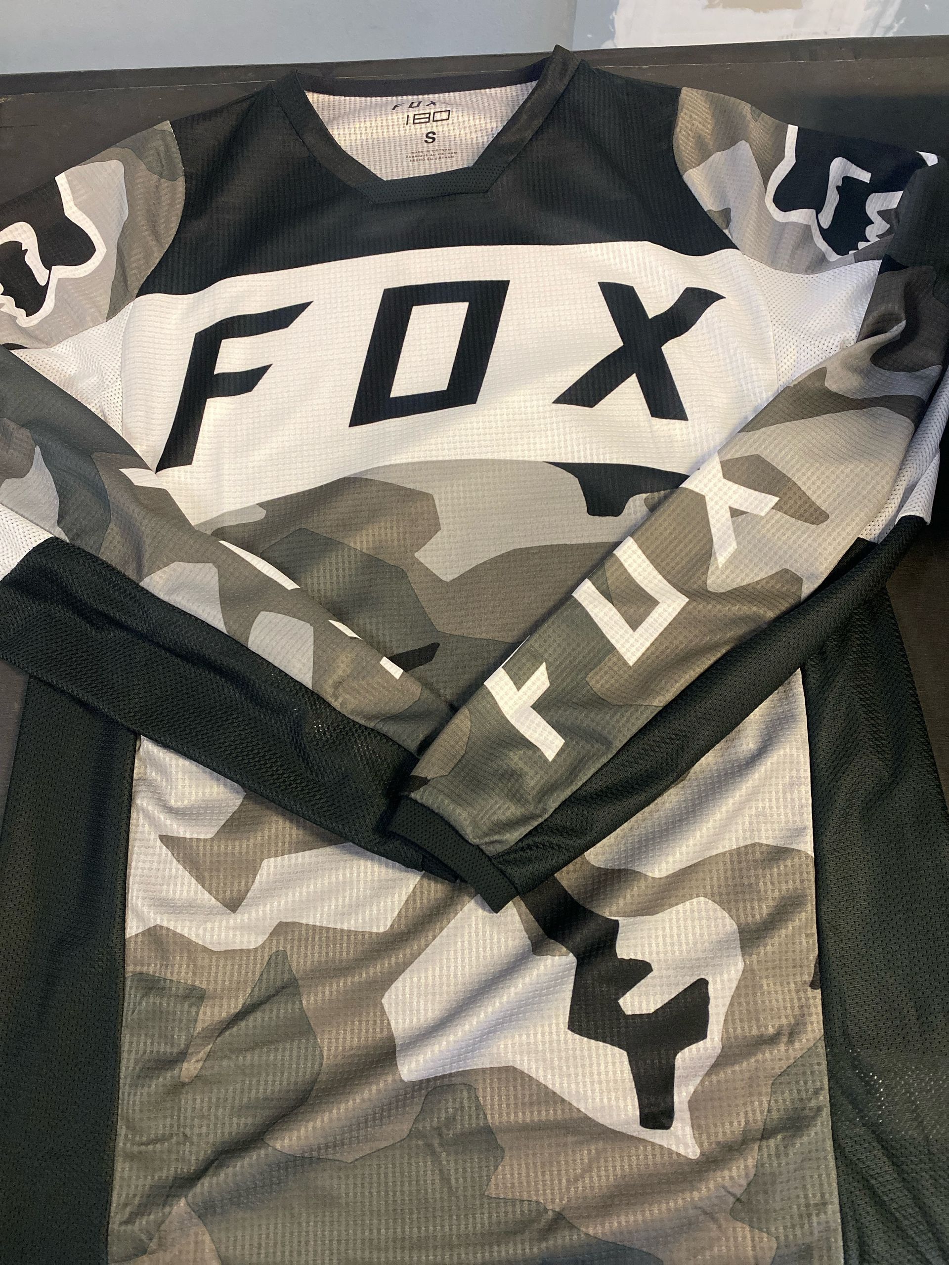 Fox 180 BNKR Black Camo Jersey Small / Pants 28