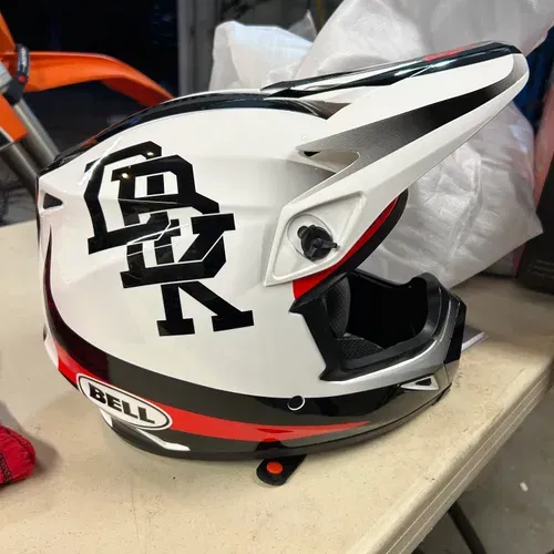 Bell Helmets - Size L | MX Locker