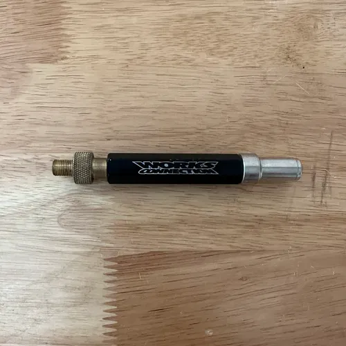 Works Connection No Air Loss Adapter for Air Fork Pumps