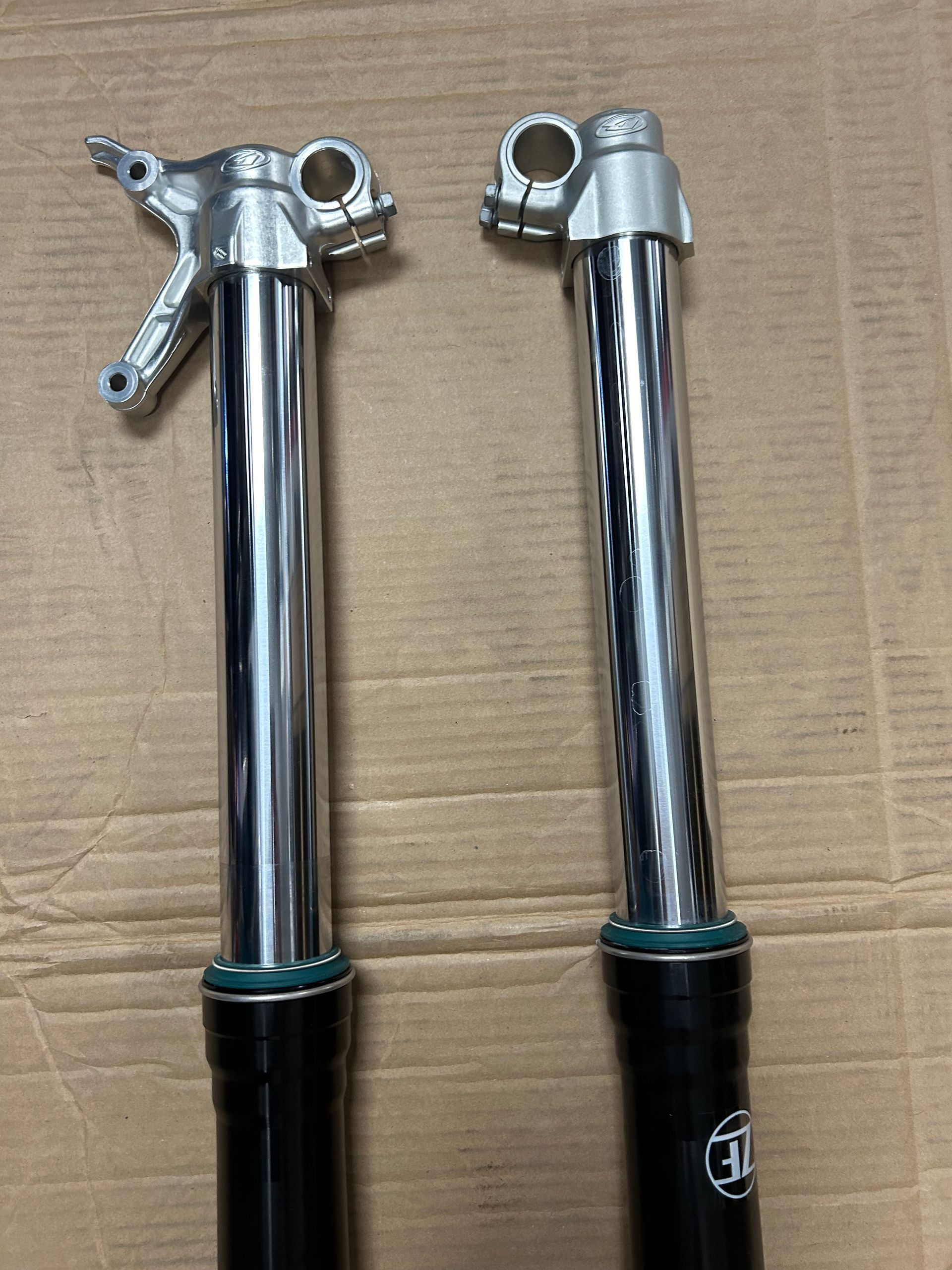 Beta sachs forks black