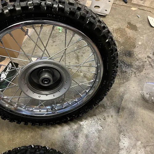 23 CRF Stock Wheels And Tires