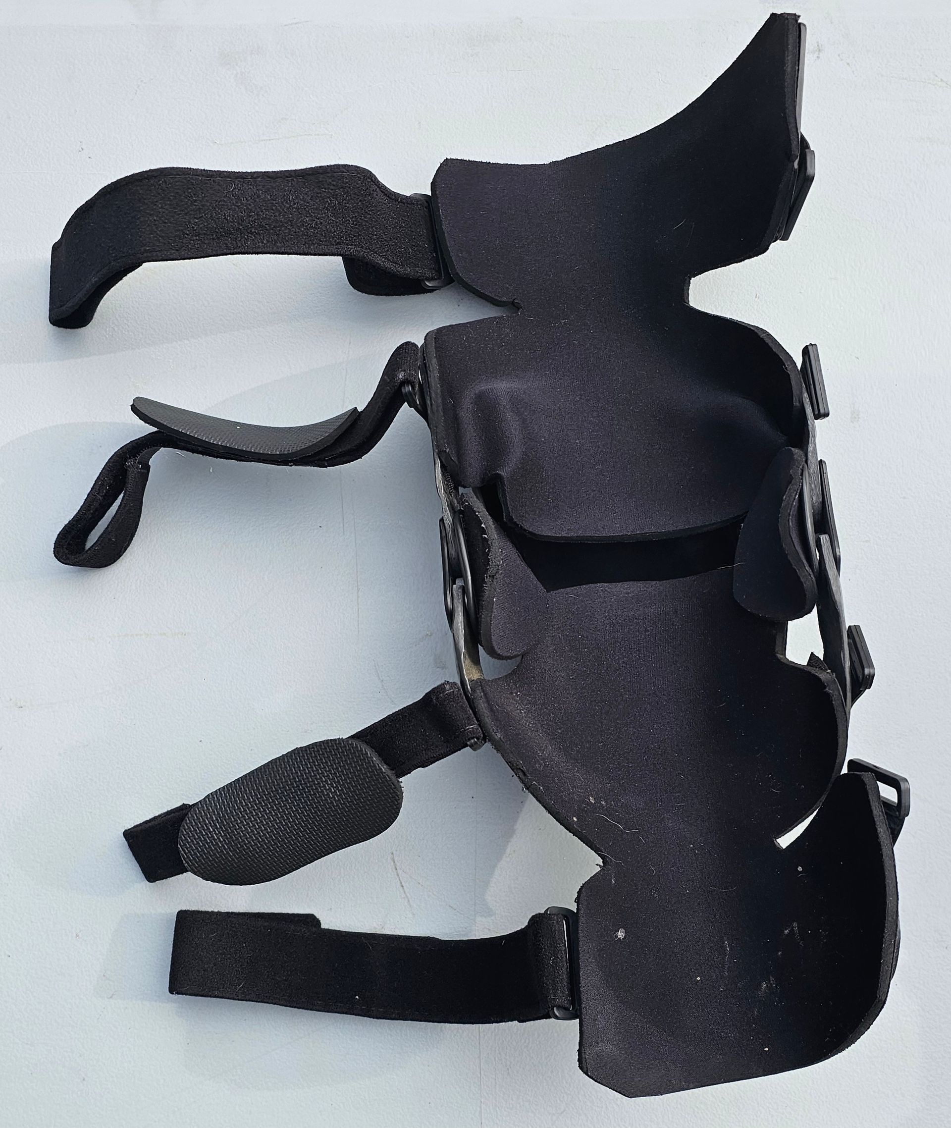 XL Asterisk Carbon Cell Knee Braces