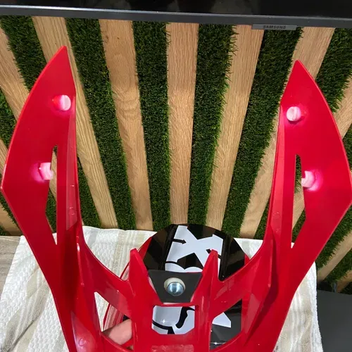 Fox V2 Helmet Red/black