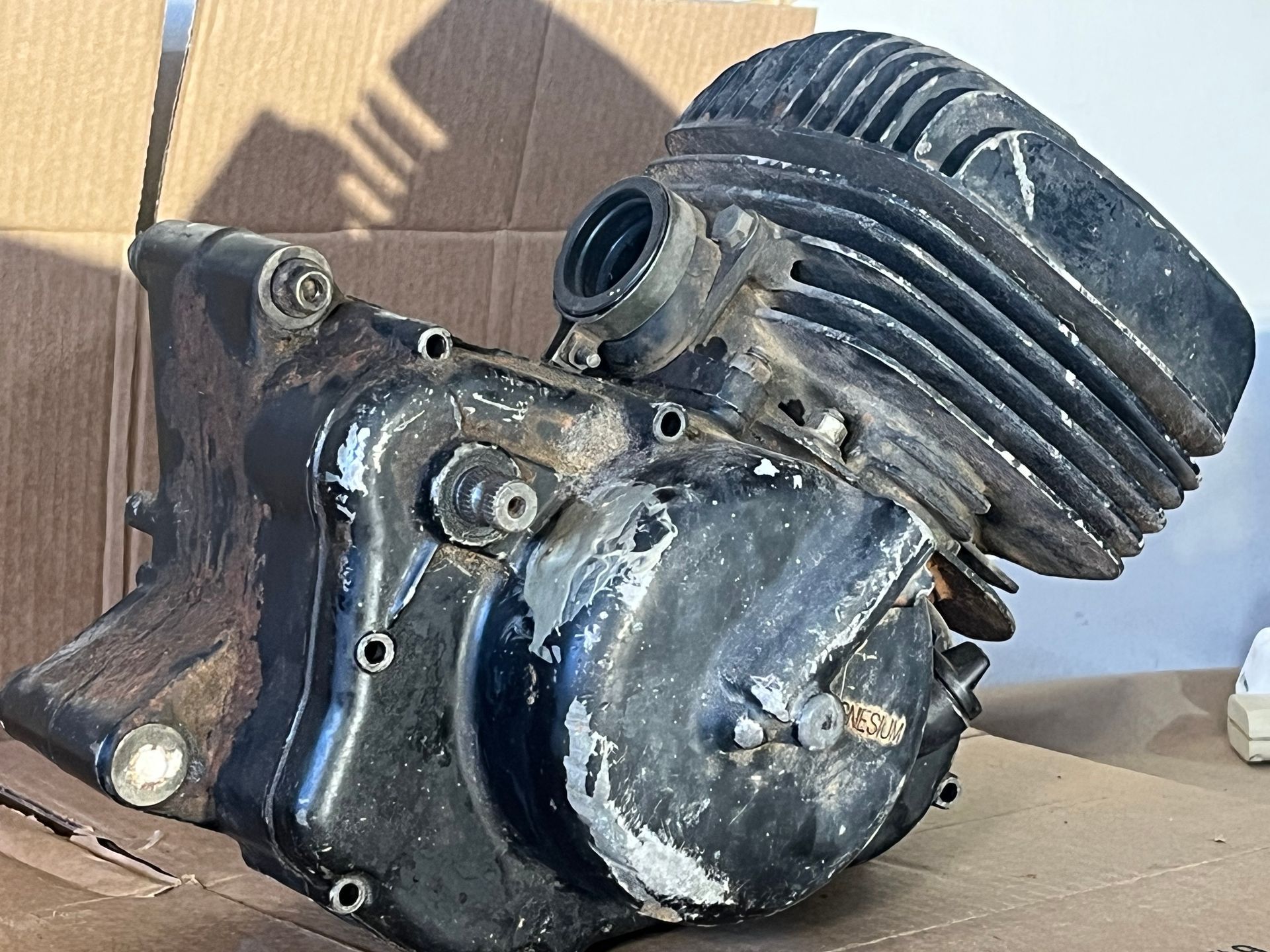 1976 SUZUKI RM100 Complete Engine Cylinder Head Clutch Cover S53