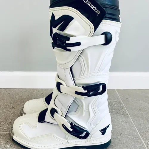 Tech deals 1 boots