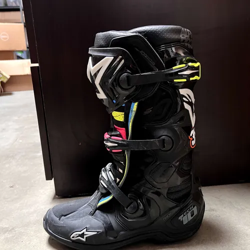Alpinestars Tech 10 Supervented Boots Size 9 