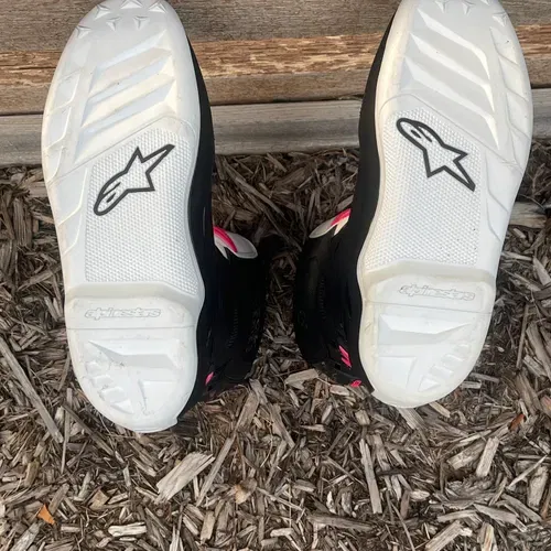 Alpinestars Tech 3's Stella's Women's Size 8.