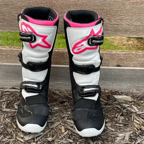 Alpinestars Tech 3's Stella's Women's Size 8.