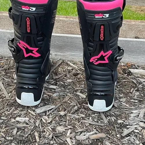 Alpinestars Tech 3's Stella's Women's Size 8.