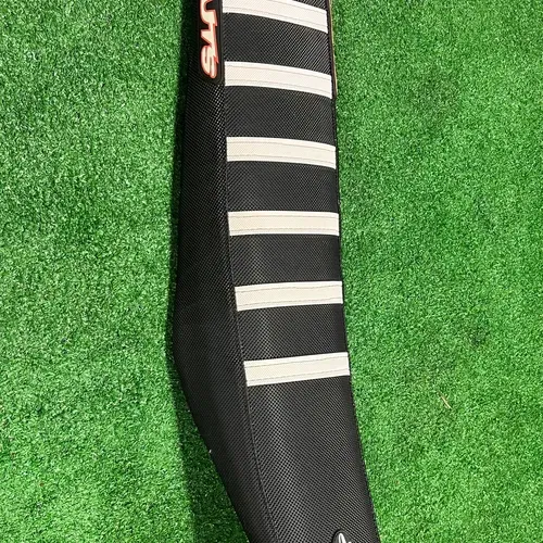 Guts Seat Cover Velcro System (stock Seat)