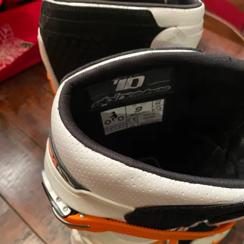 KTM Alpinestars Tech 10 Boots MNS Size 9