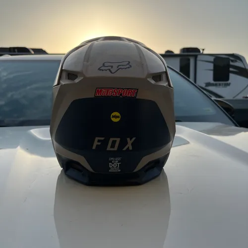 Fox V2 Helmet Size Medium