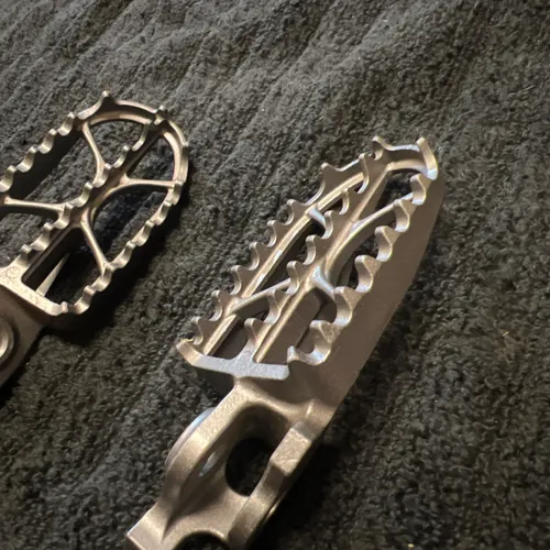 Stock Honda Foot pegs 