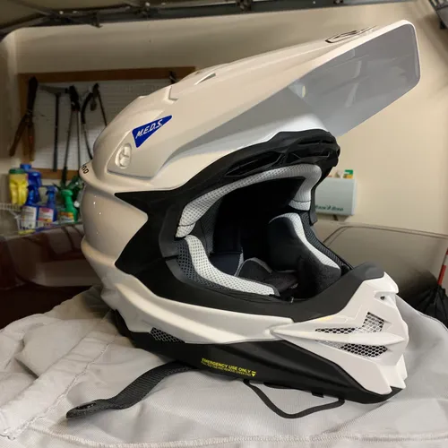Shoei Vfx- Evo Helmet White - Size M
